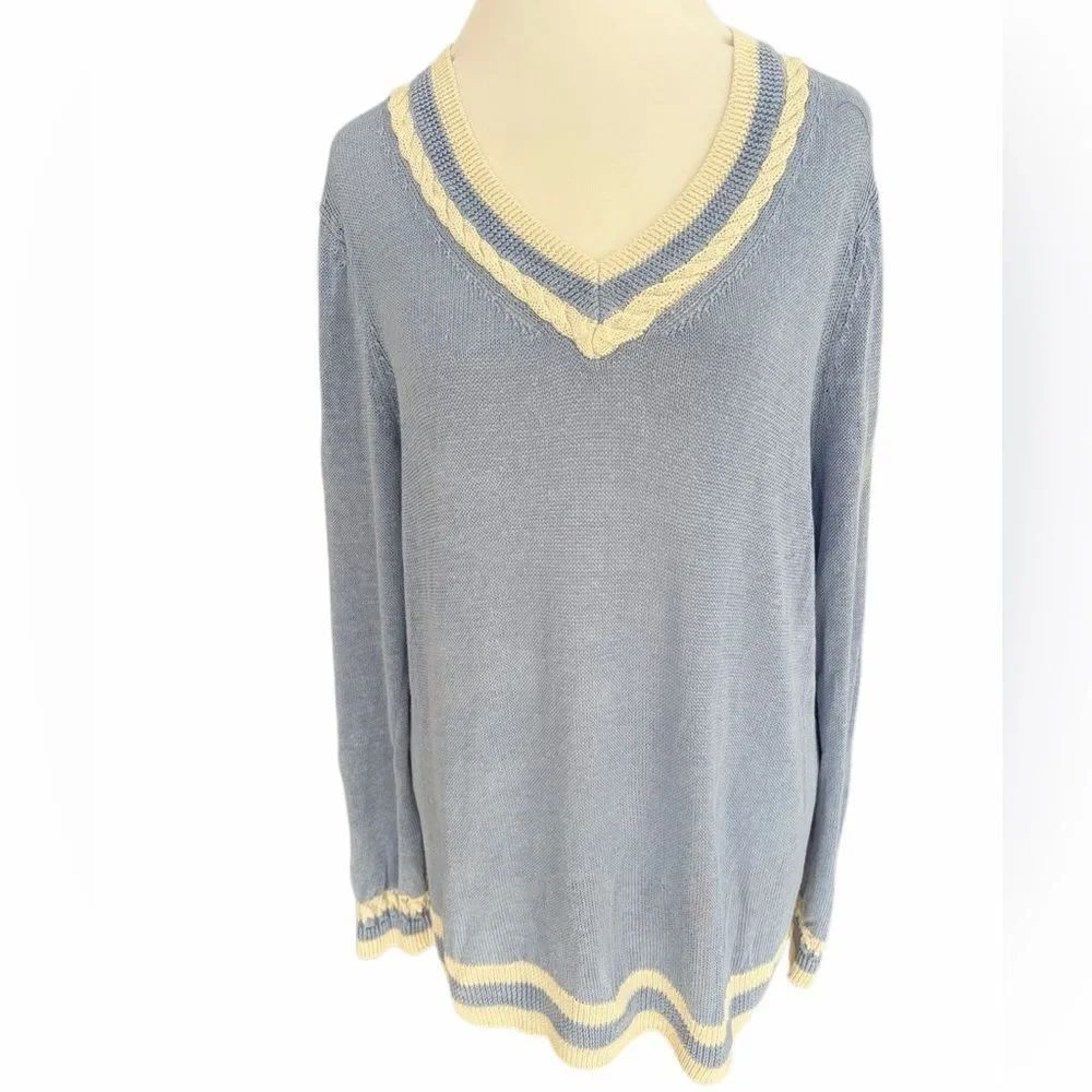 Talbots Blue and Cream V-Neck 100% linen Sweater size Large.